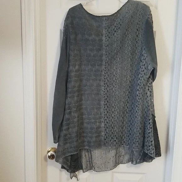 Tunic - Picture 2 of 5